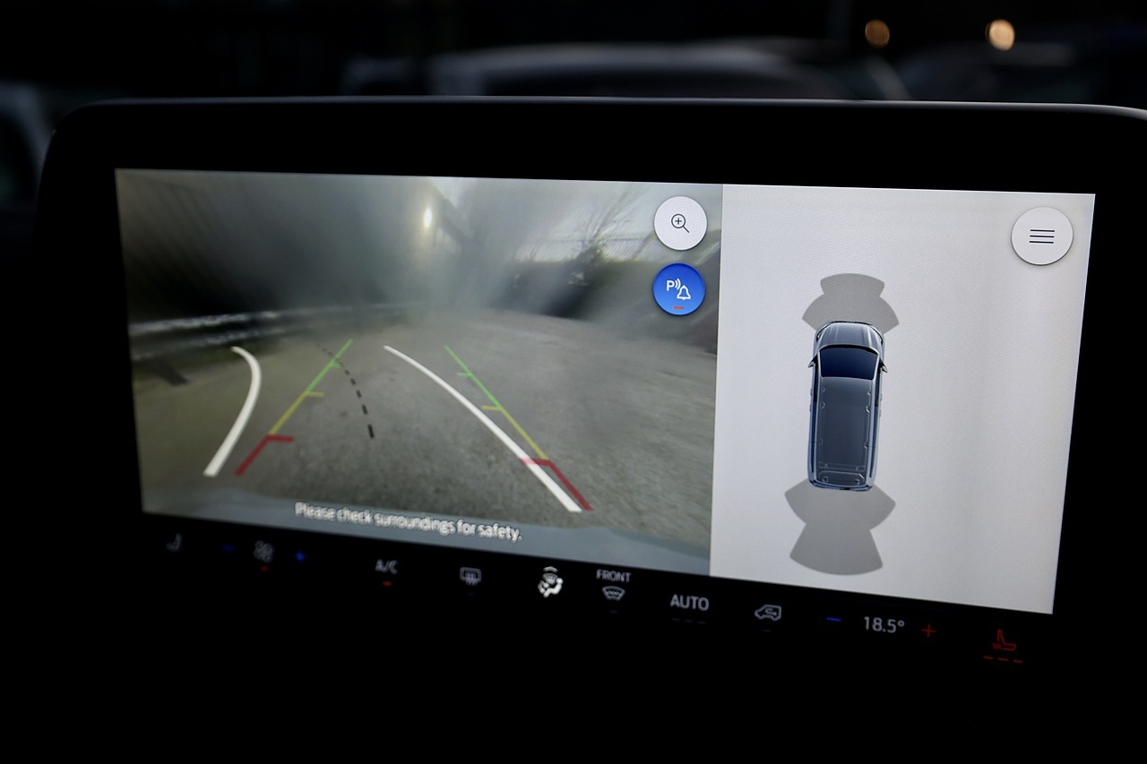 Ford Tourneo Custom Titanium Luxe 1 Private Owner + NO VAT + £68,000 List Price - Large 16