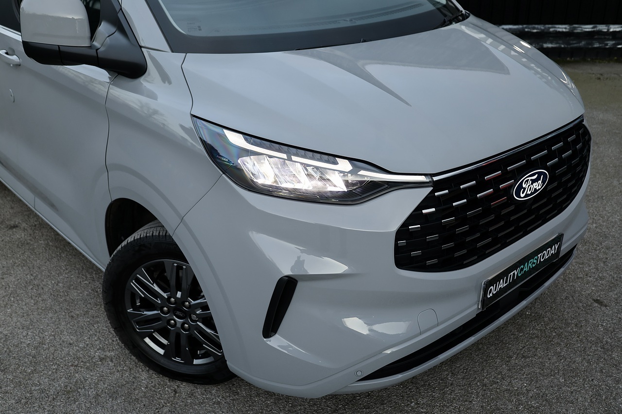 Ford Tourneo Custom Titanium Luxe 1 Private Owner + NO VAT + £68,000 List Price - Large 17