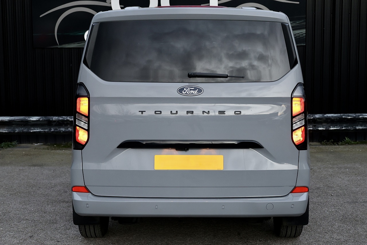 Ford Tourneo Custom Titanium Luxe 1 Private Owner + NO VAT + £68,000 List Price - Large 4