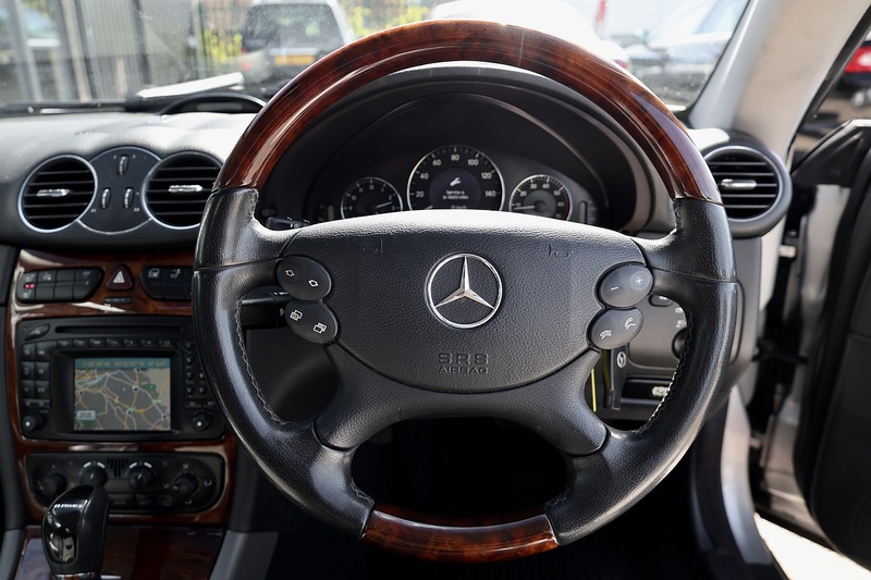 Mercedes-Benz CLK 320 Elegance Factory AMG Styling + AMG Wheels + Sunroof + Very Rare Image 20