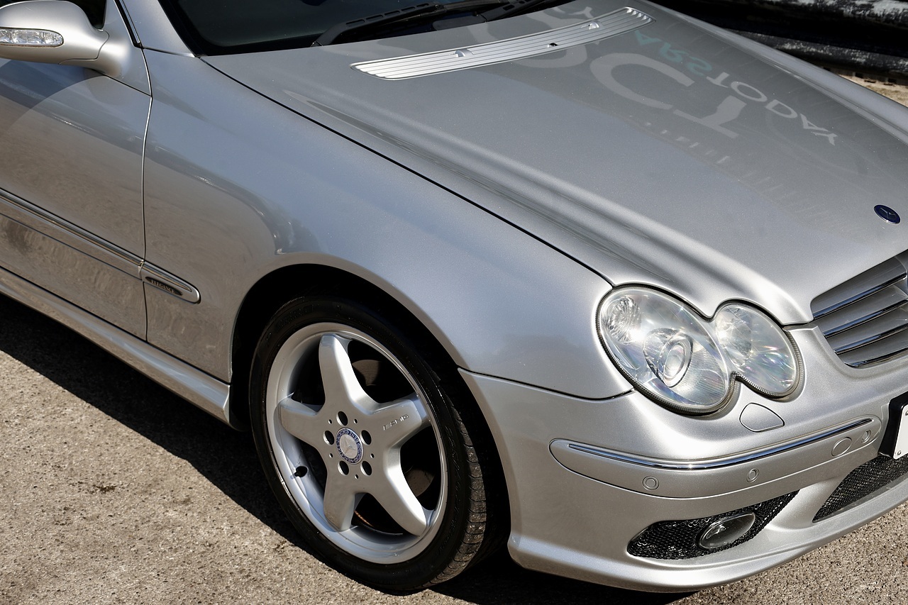 Mercedes-Benz CLK 320 Elegance Factory AMG Styling + AMG Wheels + Sunroof + Very Rare - Large 27