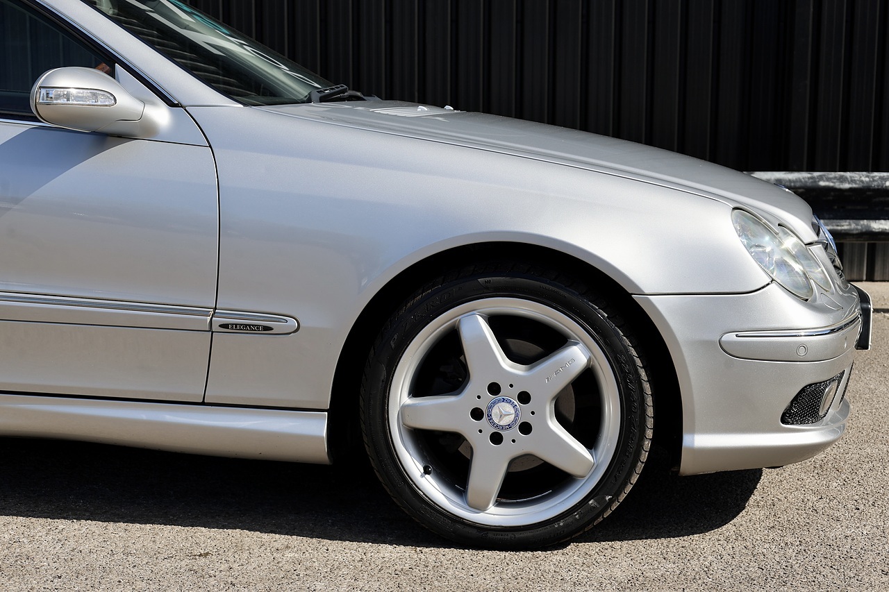 Mercedes-Benz CLK 320 Elegance Factory AMG Styling + AMG Wheels + Sunroof + Very Rare - Large 26