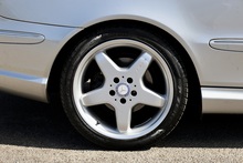 Mercedes-Benz CLK 320 Elegance Factory AMG Styling + AMG Wheels + Sunroof + Very Rare - Thumb 39