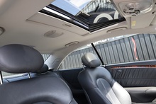 Mercedes-Benz CLK 320 Elegance Factory AMG Styling + AMG Wheels + Sunroof + Very Rare - Thumb 11