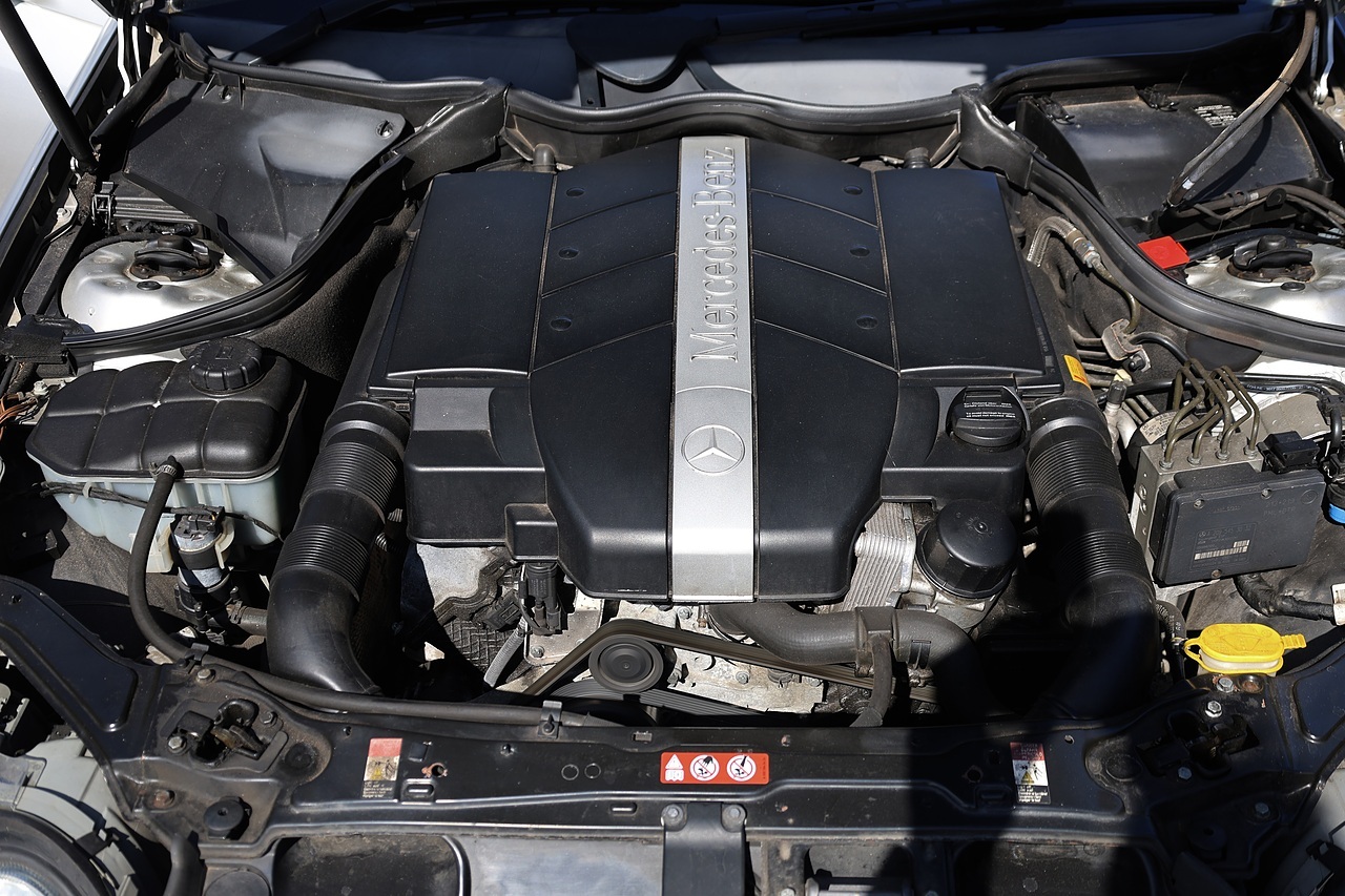 Mercedes-Benz CLK 320 Elegance Factory AMG Styling + AMG Wheels + Sunroof + Very Rare - Large 32