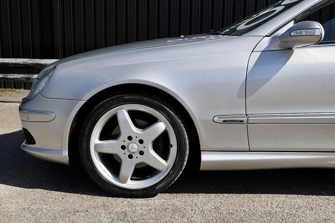 Mercedes-Benz CLK 320 Elegance Factory AMG Styling + AMG Wheels + Sunroof + Very Rare - Large 34
