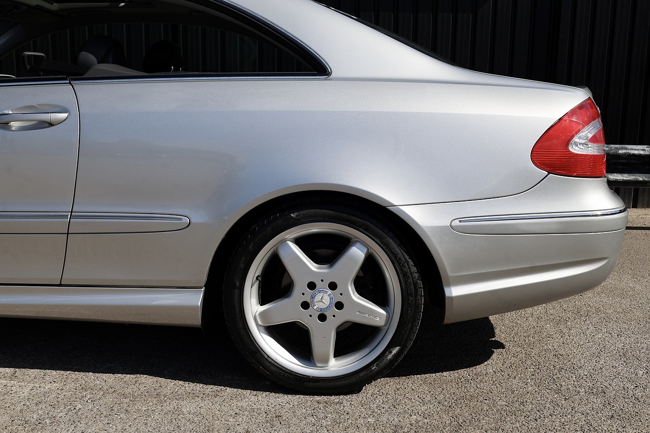 Mercedes-Benz CLK 320 Elegance Factory AMG Styling + AMG Wheels + Sunroof + Very Rare - Large 35