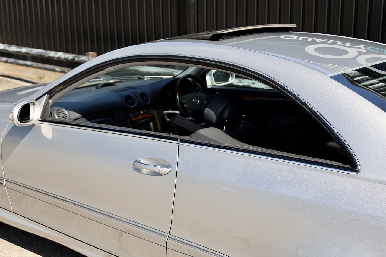 Mercedes-Benz CLK 320 Elegance Factory AMG Styling + AMG Wheels + Sunroof + Very Rare - Large 23