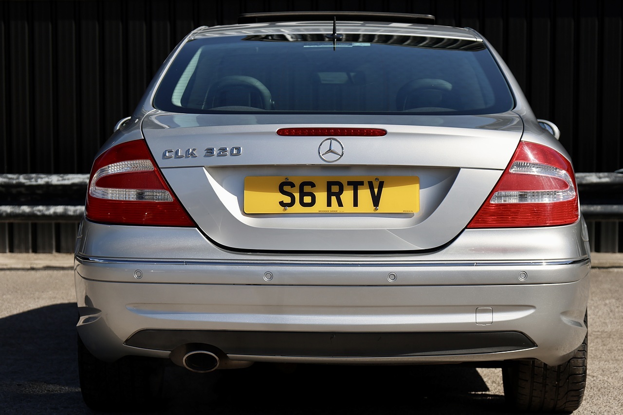 Mercedes-Benz CLK 320 Elegance Factory AMG Styling + AMG Wheels + Sunroof + Very Rare - Large 4
