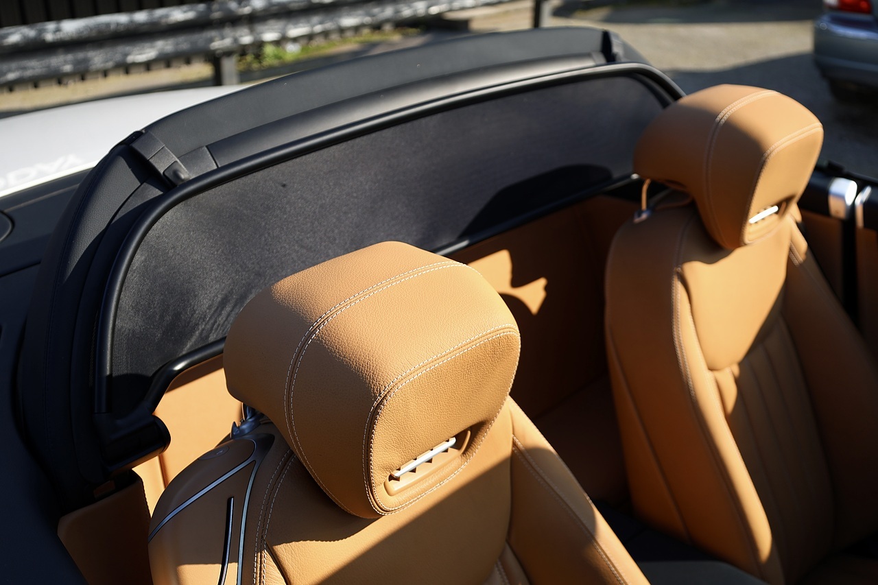 Mercedes-Benz SL 350 AMG Sport Pack AMG Sports Pack + Pano Roof + Air Scarf - Large 6