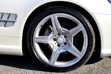 Mercedes-Benz SL 350 AMG Sport Pack AMG Sports Pack + Pano Roof + Air Scarf - Thumb 34