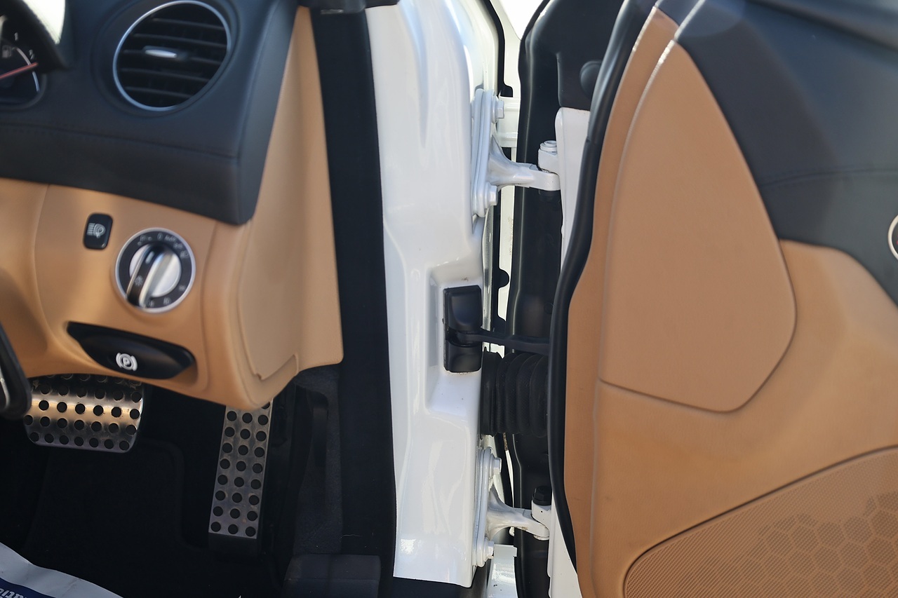 Mercedes-Benz SL 350 AMG Sport Pack AMG Sports Pack + Pano Roof + Air Scarf - Large 24