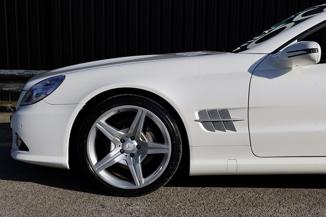 Mercedes-Benz SL 350 AMG Sport Pack AMG Sports Pack + Pano Roof + Air Scarf - Large 29