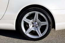 Mercedes-Benz SL 350 AMG Sport Pack AMG Sports Pack + Pano Roof + Air Scarf - Thumb 32