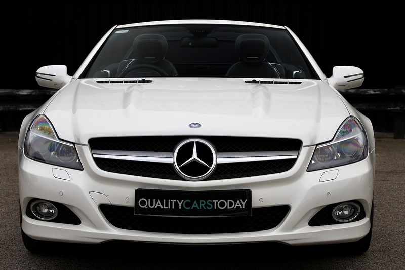 Mercedes-Benz SL 350 Sport Pack + Panoramic Roof + Air Scarf Image 2