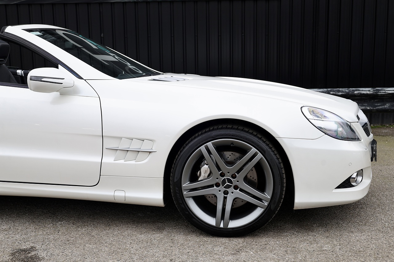 Mercedes-Benz SL 350 Sport Pack + Panoramic Roof + Air Scarf - Large 19