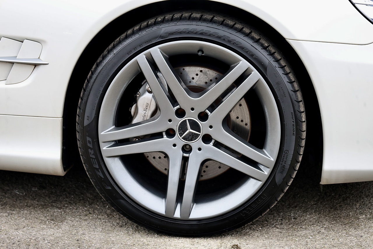 Mercedes-Benz SL 350 Sport Pack + Panoramic Roof + Air Scarf - Large 39