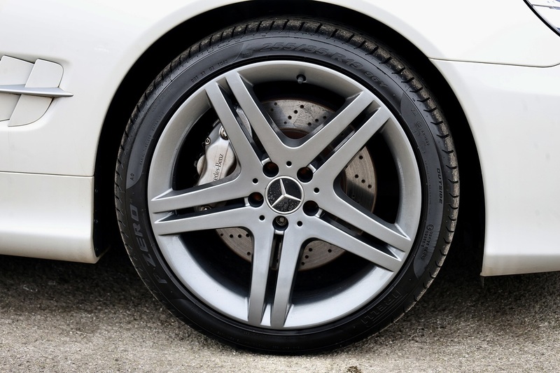 Mercedes-Benz SL 350 Sport Pack + Panoramic Roof + Air Scarf Image 39
