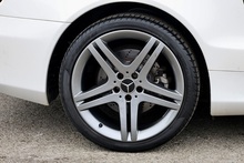 Mercedes-Benz SL 350 Sport Pack + Panoramic Roof + Air Scarf - Thumb 40