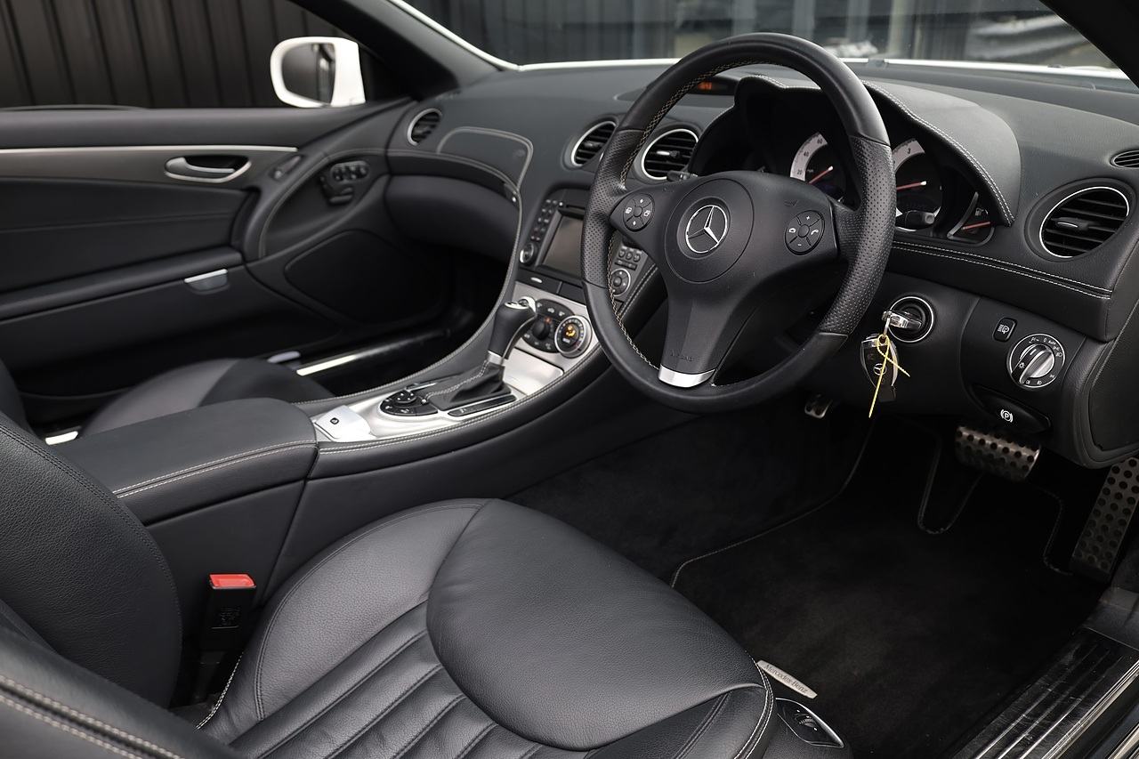 Mercedes-Benz SL 350 Sport Pack + Panoramic Roof + Air Scarf - Large 7