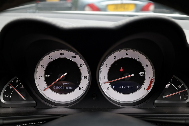 Mercedes-Benz SL 350 Sport Pack + Panoramic Roof + Air Scarf Image 26