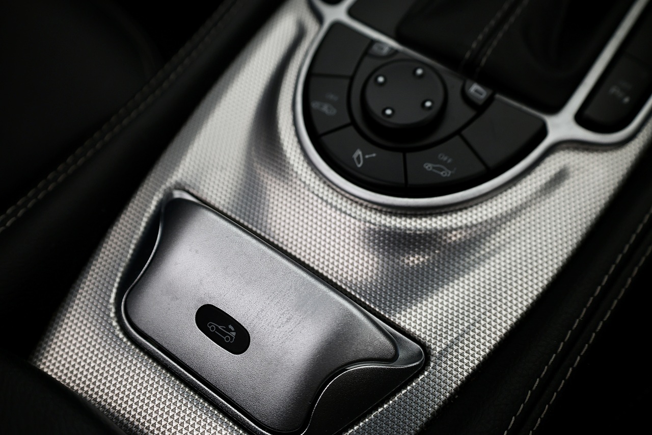 Mercedes-Benz SL 350 Sport Pack + Panoramic Roof + Air Scarf - Large 29