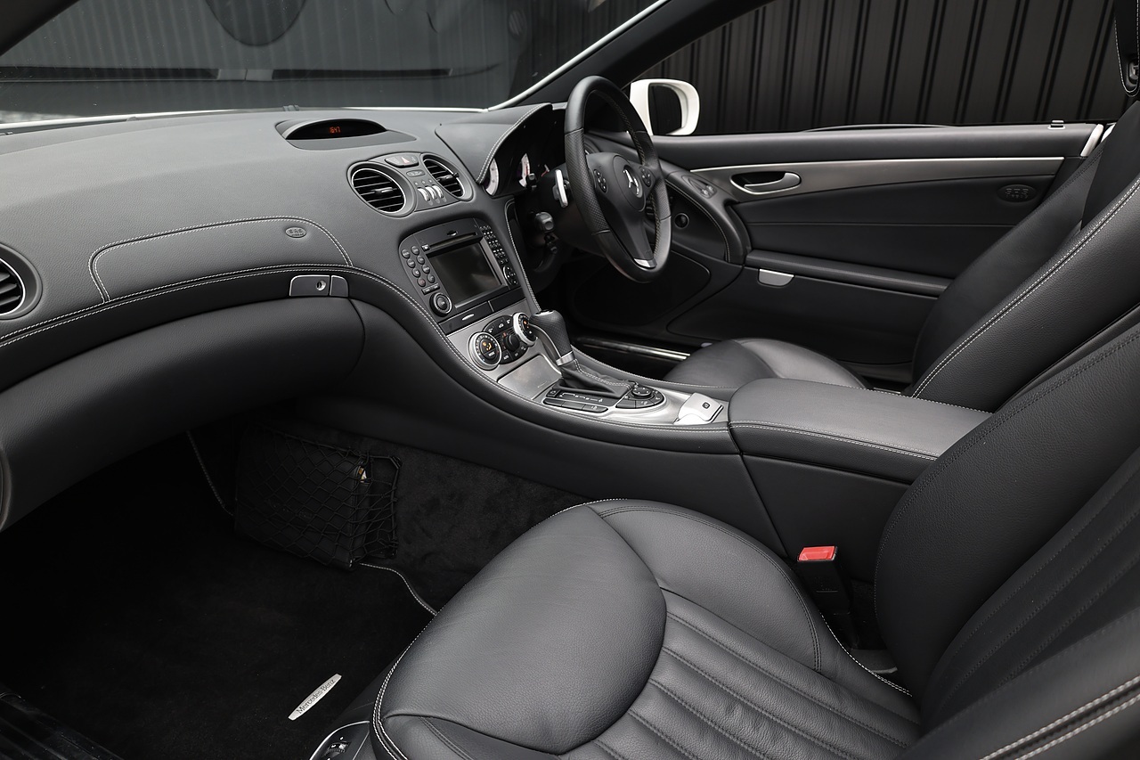 Mercedes-Benz SL 350 Sport Pack + Panoramic Roof + Air Scarf - Large 4