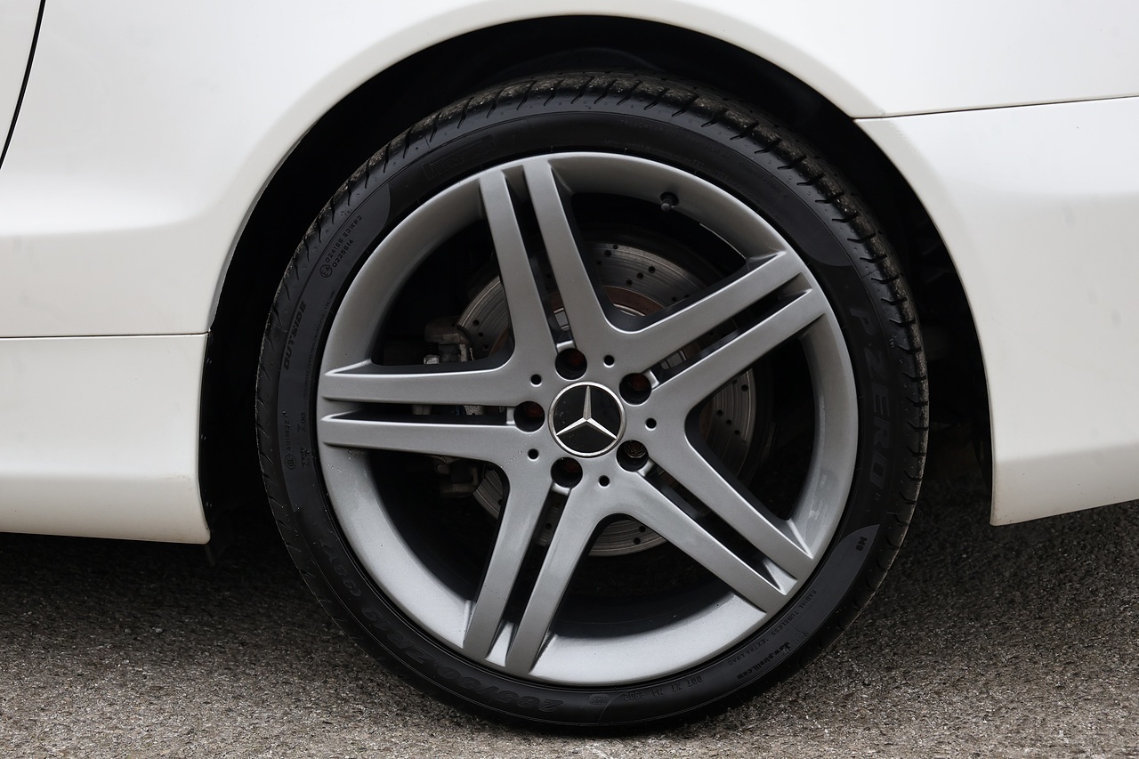 Mercedes-Benz SL 350 Sport Pack + Panoramic Roof + Air Scarf - Large 38