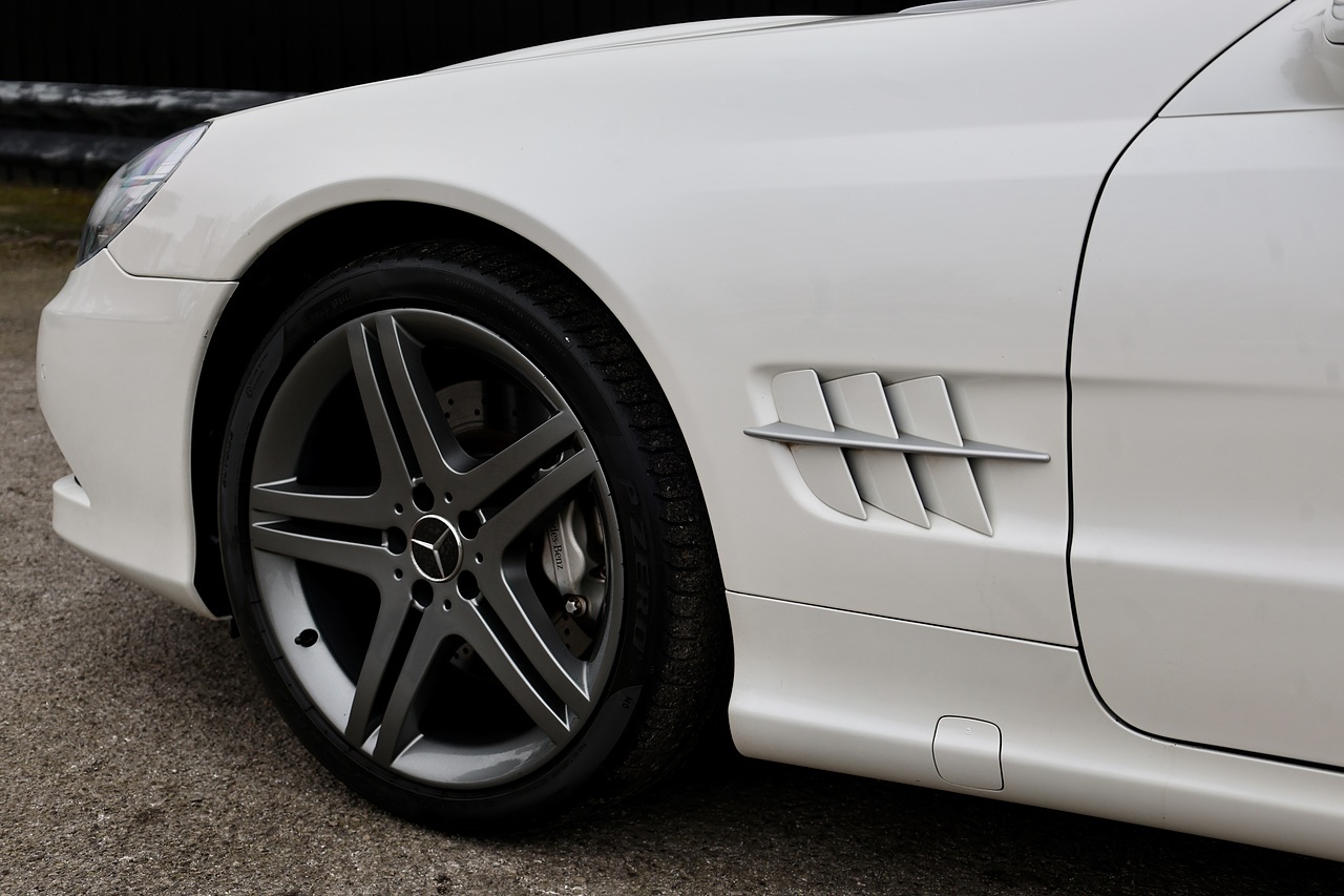 Mercedes-Benz SL 350 Sport Pack + Panoramic Roof + Air Scarf - Large 41