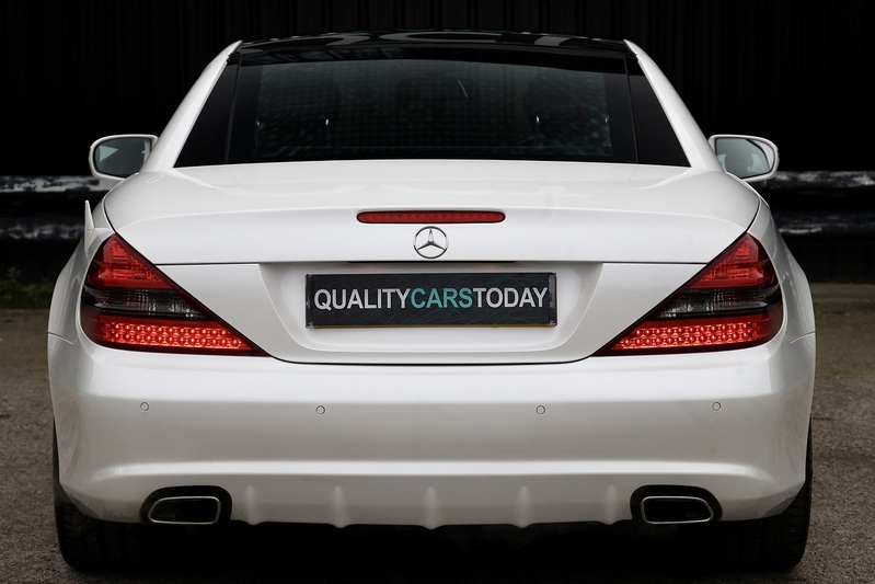 Mercedes-Benz SL 350 Sport Pack + Panoramic Roof + Air Scarf Image 3
