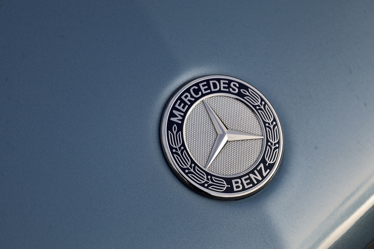 Mercedes-Benz E350 CDI SE Convertible 1 Lady Owner + 15 Mercedes Main Dealer Services + Outstanding* - Large 23