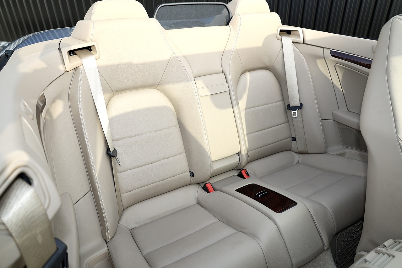 Mercedes-Benz E350 CDI SE Convertible 1 Lady Owner + 15 Mercedes Main Dealer Services + Outstanding* - Large 29