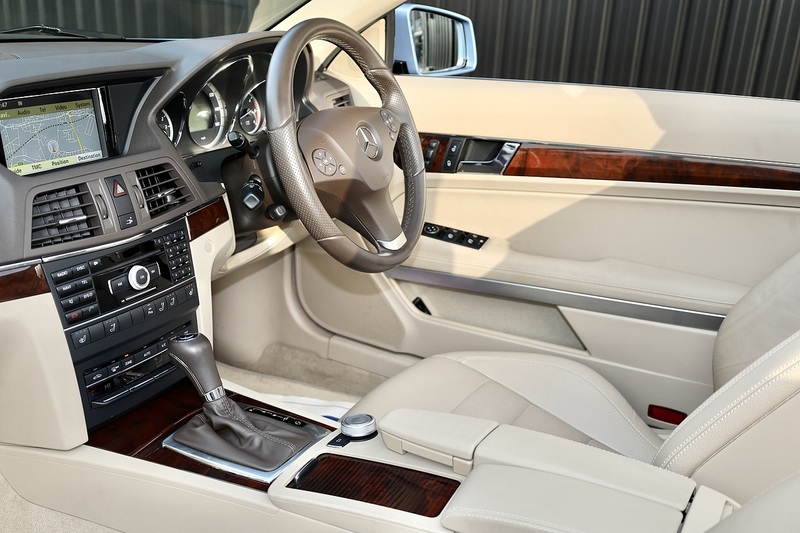 Mercedes-Benz E350 CDI SE Convertible 1 Lady Owner + 15 Mercedes Main Dealer Services + Outstanding* Image 12