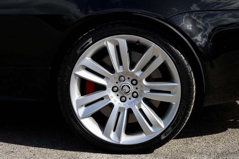 Jaguar XKR Ultimate Black + Ivory Soft Grain + High Spec Image 31