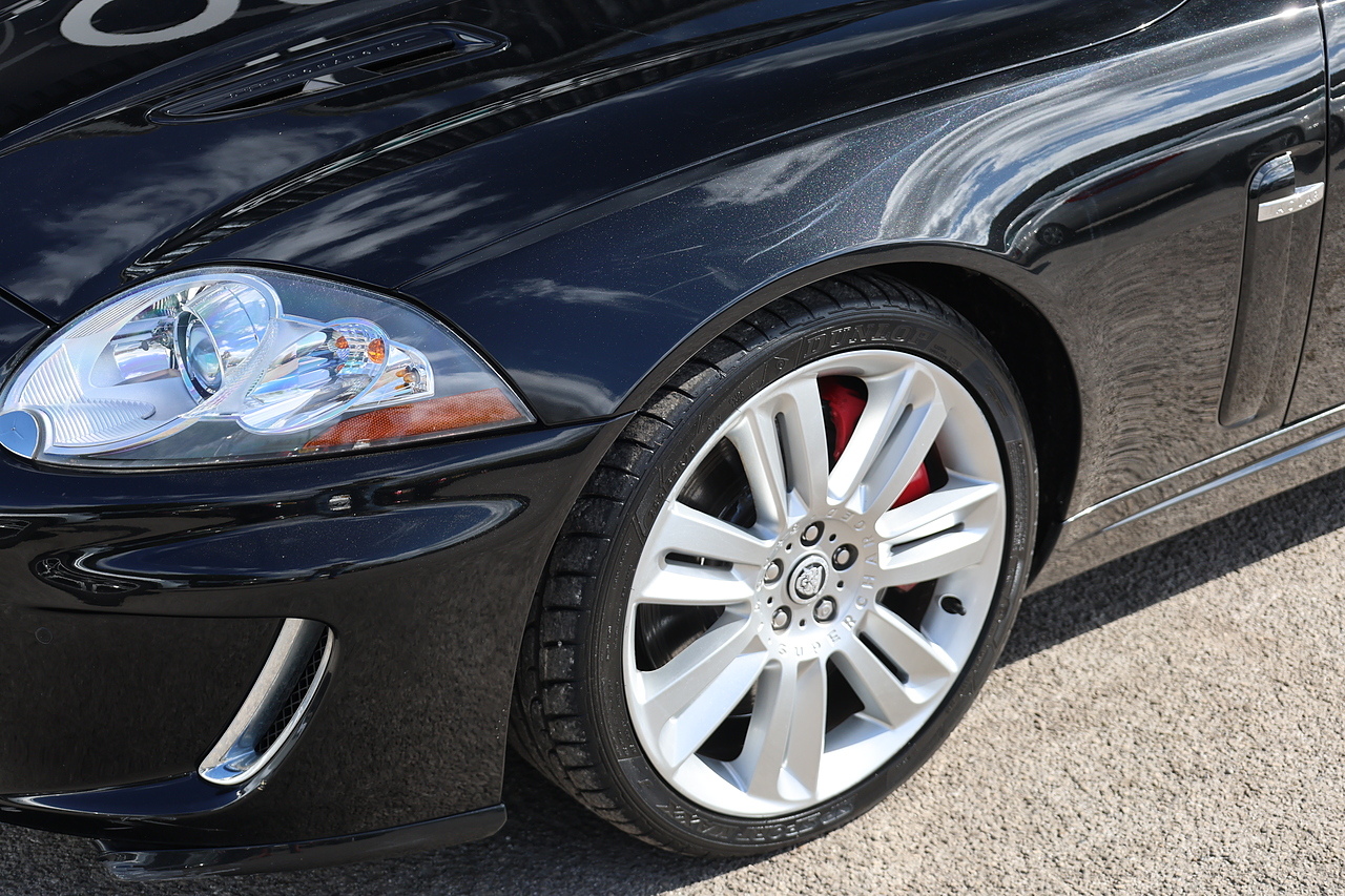 Jaguar XKR Ultimate Black + Ivory Soft Grain + High Spec - Large 25
