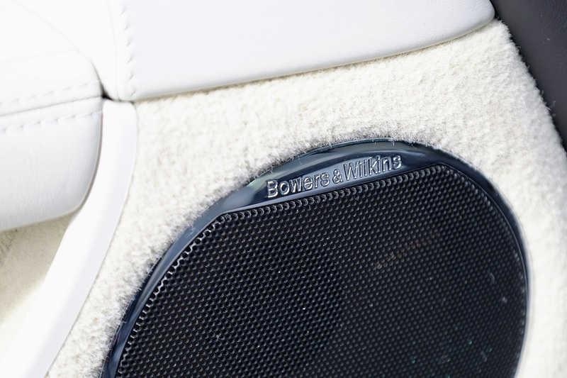 Jaguar XKR Ultimate Black + Ivory Soft Grain + High Spec Image 34