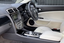 Jaguar XKR Ultimate Black + Ivory Soft Grain + High Spec - Thumb 5