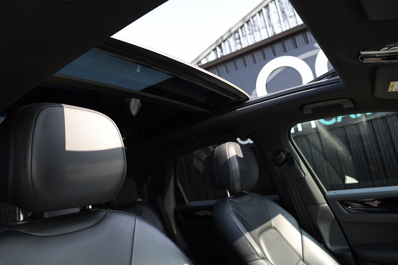 Porsche Cayenne S Pano Roof + 14 Way Comfort Heated Seats + PASM + BOSE - Large 6