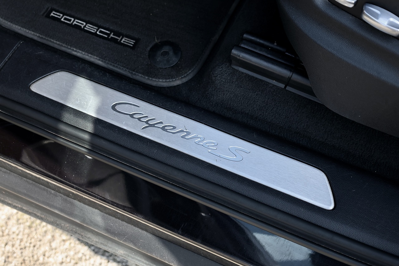 Porsche Cayenne S Pano Roof + 14 Way Comfort Heated Seats + PASM + BOSE - Large 19