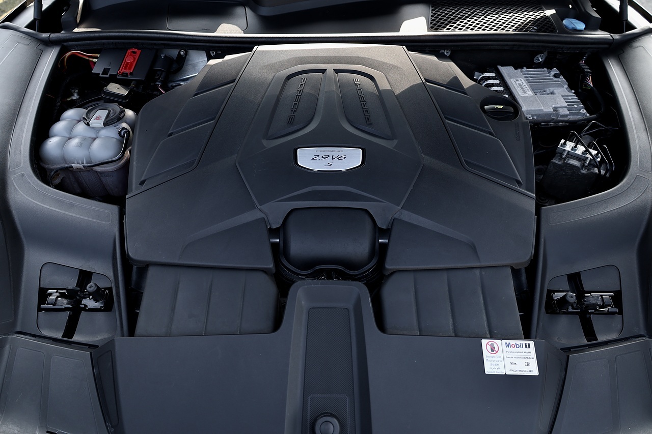 Porsche Cayenne S Pano Roof + 14 Way Comfort Heated Seats + PASM + BOSE - Large 31