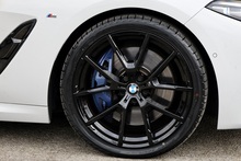 BMW 840d xDrive Full BMW Main Dealer History + Huge Specification - Thumb 37