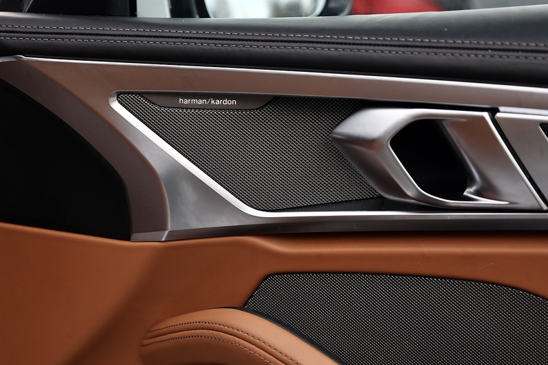 BMW 840d xDrive Full BMW Main Dealer History + Huge Specification Image 20