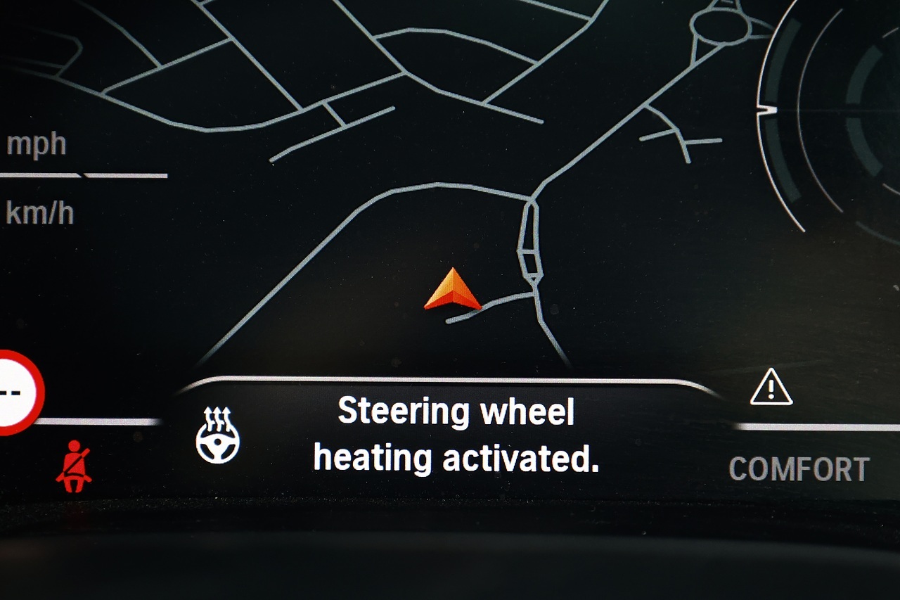 BMW 840d xDrive Full BMW Main Dealer History + Huge Specification - Large 24