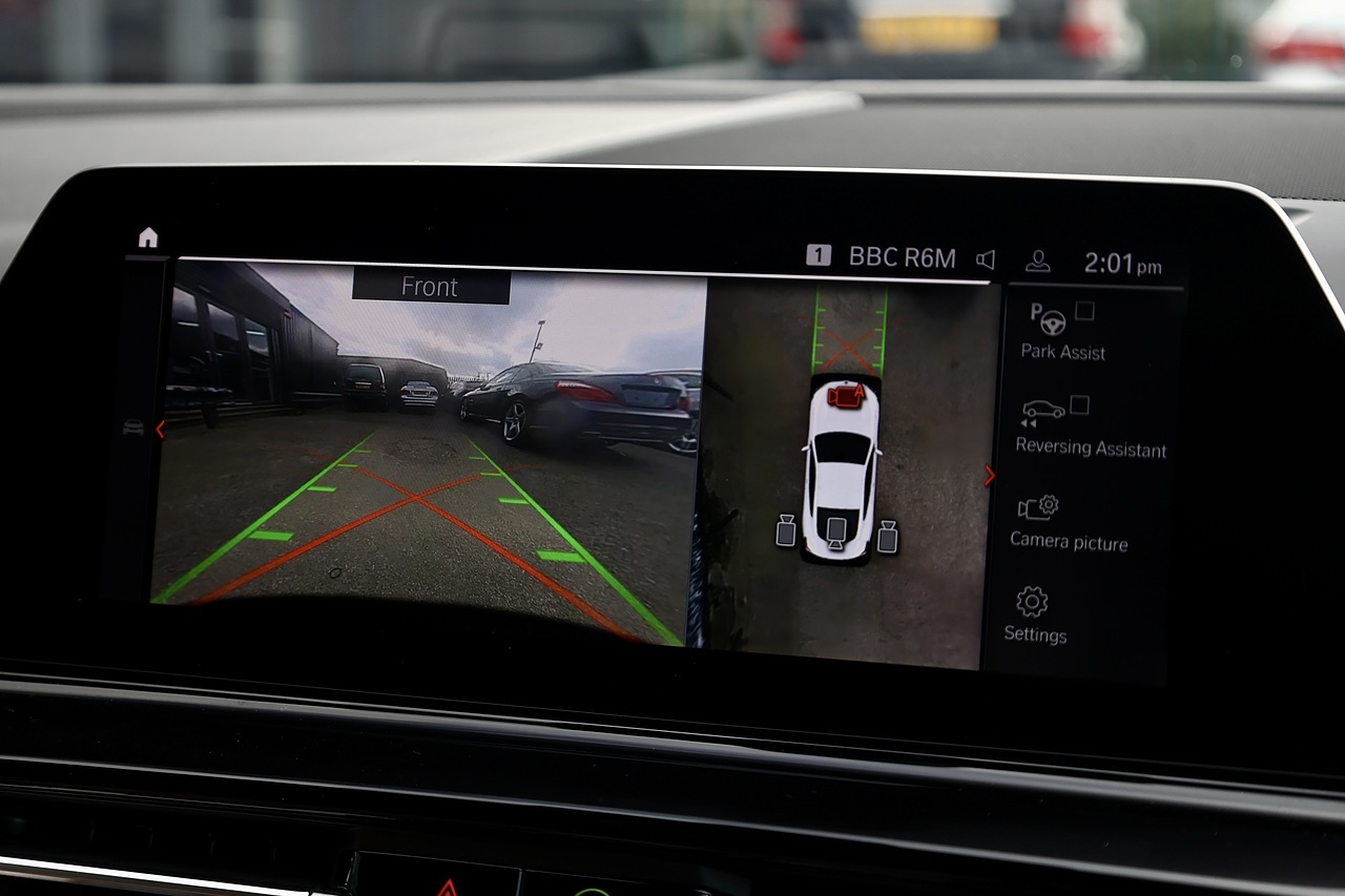 BMW 840d xDrive Full BMW Main Dealer History + Huge Specification - Large 30