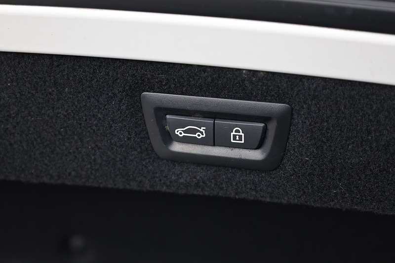 BMW 840d xDrive Full BMW Main Dealer History + Huge Specification Image 32