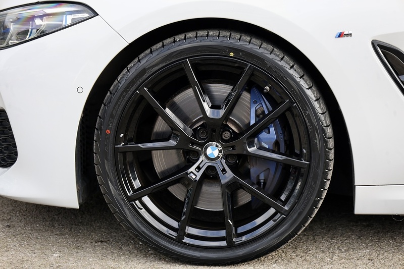 BMW 840d xDrive Full BMW Main Dealer History + Huge Specification Image 40