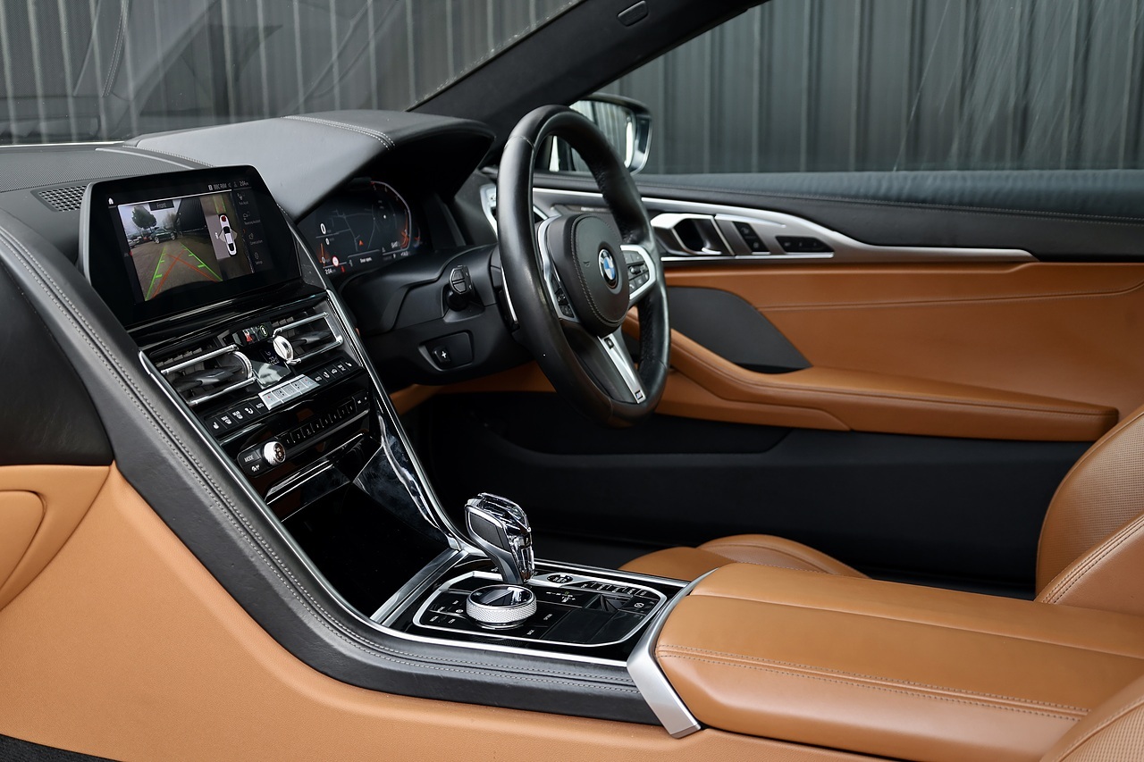 BMW 840d xDrive Full BMW Main Dealer History + Huge Specification - Large 8