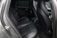 Porsche Panamera 4 Sport Turismo 2 Former Keepers + Full Service History + £81k List Price - Thumb 11