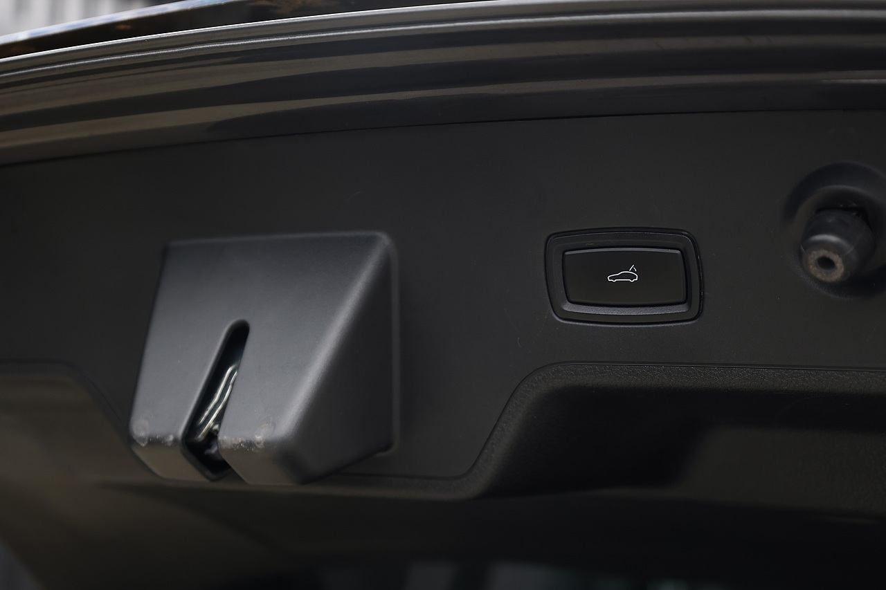 Porsche Panamera 4 Sport Turismo 2 Former Keepers + Full Service History + £81k List Price - Large 21