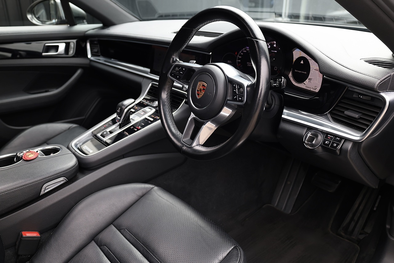Porsche Panamera 4 Sport Turismo 2 Former Keepers + Full Service History + £81k List Price - Large 6